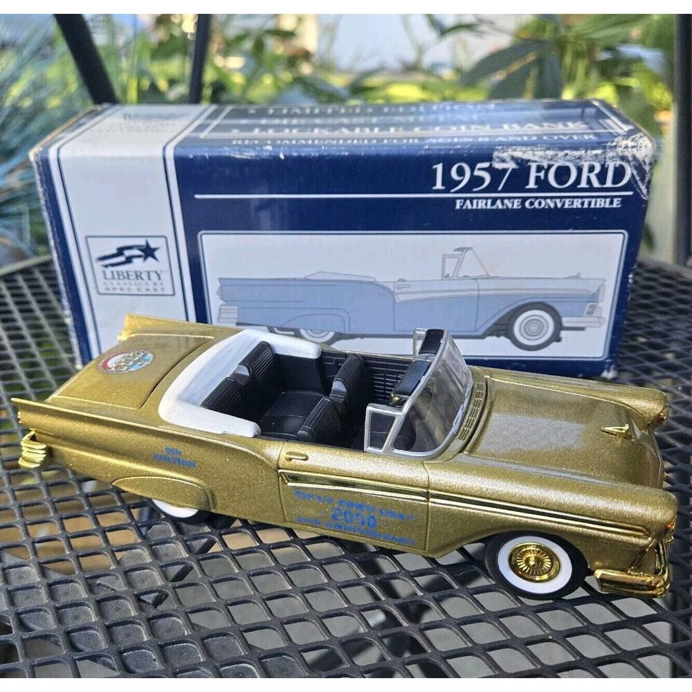 1957 FORD FAIRLANE GOLD CONVERTIBLE DIECAST 1:25 Liberty Classics Tip Up 56013